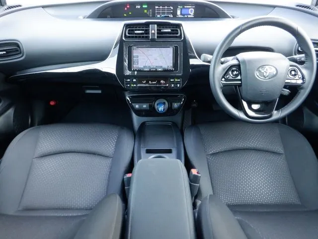 プリウス(トヨタ)の車両写真