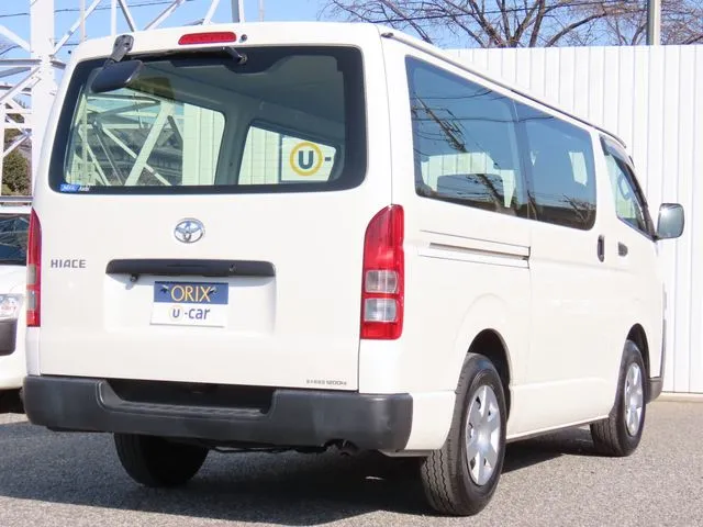 ハイエースバン　１．２ｔ　２ＷＤ（トヨタ）の車両写真
