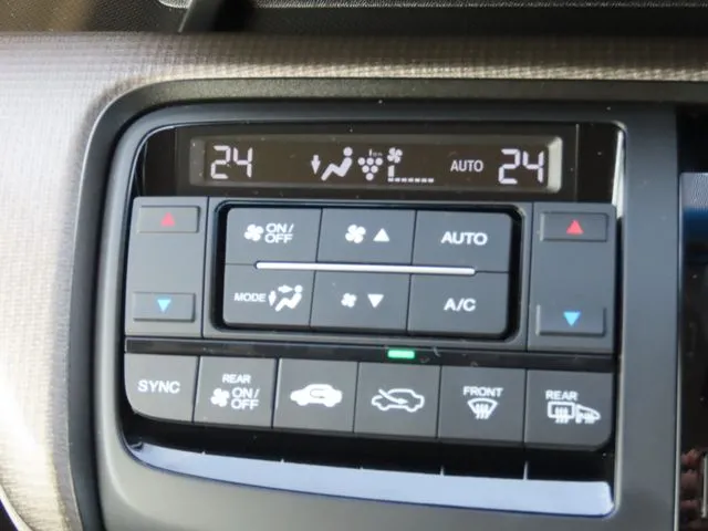 ステップワゴン（ホンダ）の車両写真