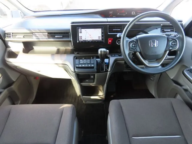 ステップワゴン（ホンダ）の車両写真