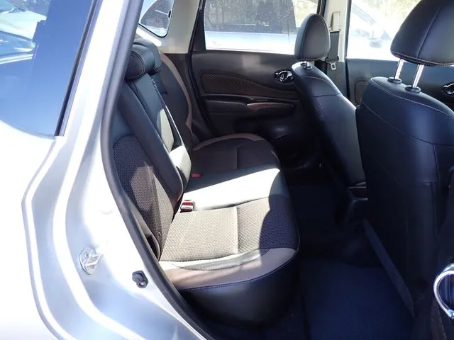 ノート（ニッサン）の車両写真