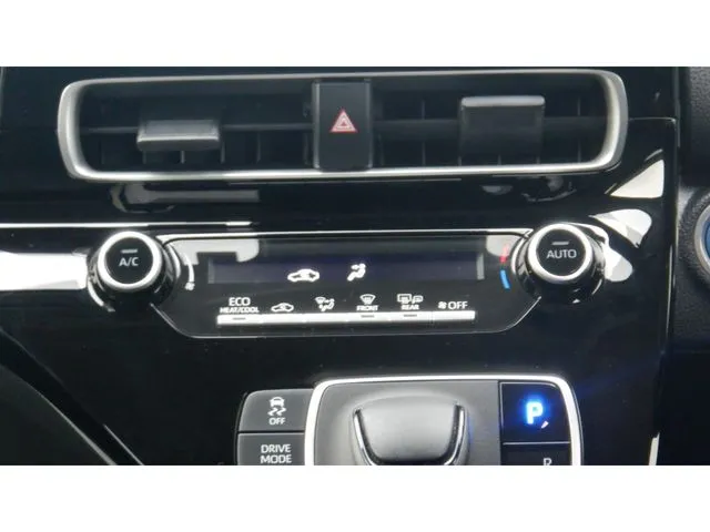 アクア（トヨタ）の車両写真