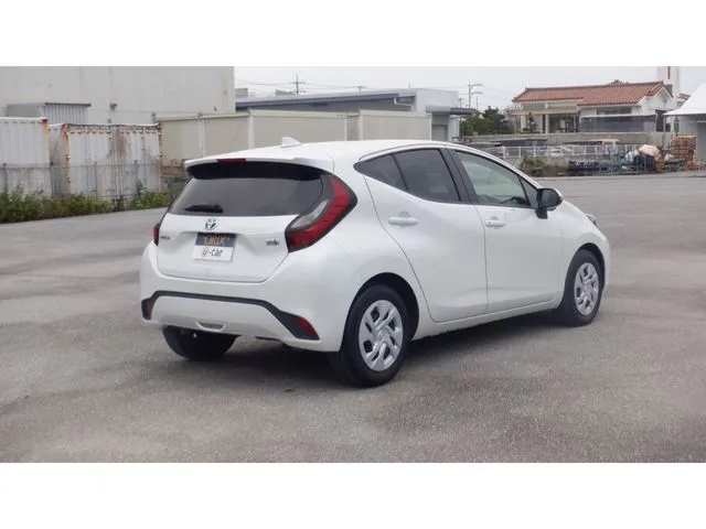 アクア（トヨタ）の車両写真