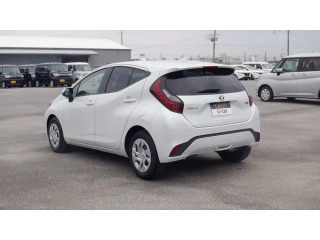 アクア（トヨタ）の車両写真