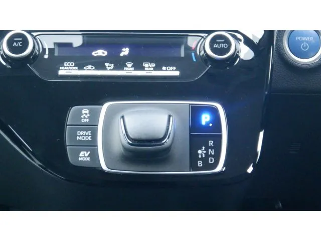 アクア（トヨタ）の車両写真