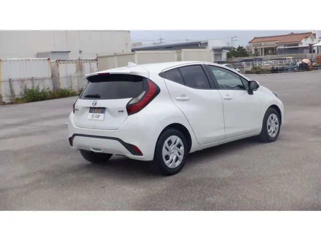 アクア（トヨタ）の車両写真