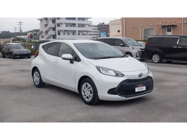 アクア（トヨタ）の車両写真