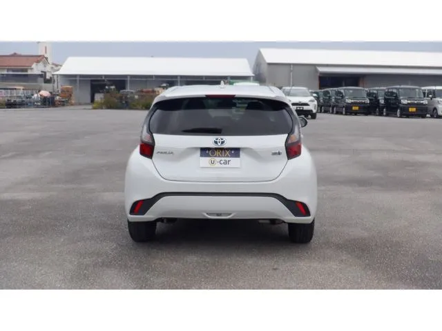 アクア（トヨタ）の車両写真