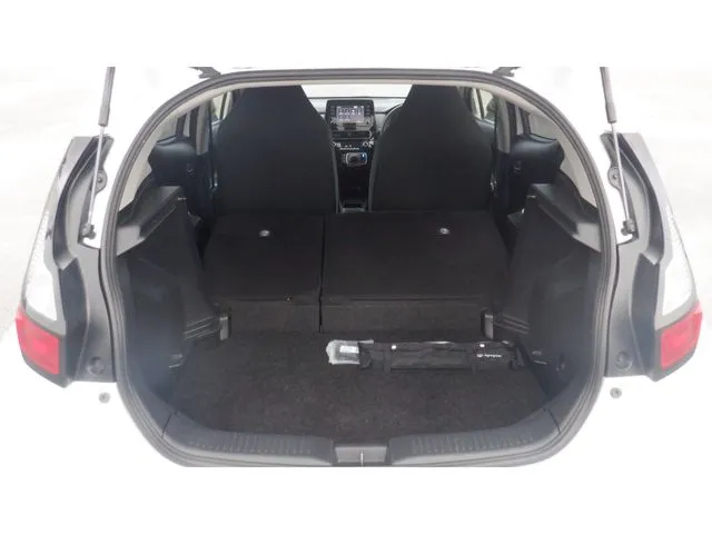 アクア（トヨタ）の車両写真