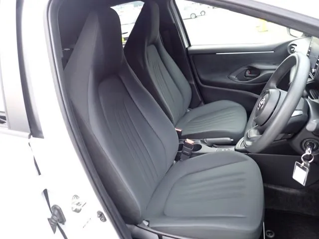 ヤリス（トヨタ）の車両写真