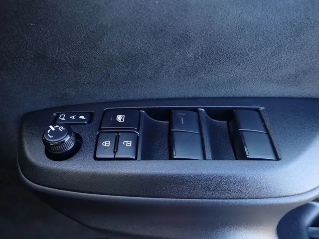 トヨタ　ヤリス　ハイブリッド