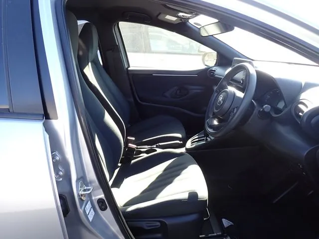 トヨタ　ヤリス　ハイブリッド