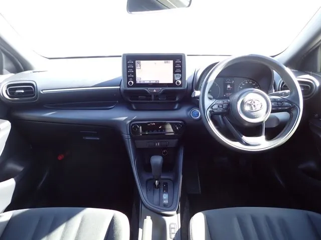 トヨタ　ヤリス　ハイブリッド