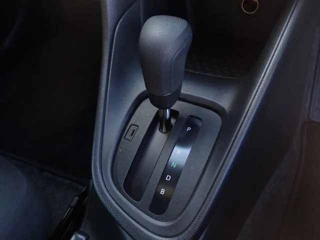 トヨタ　ヤリス　ハイブリッド