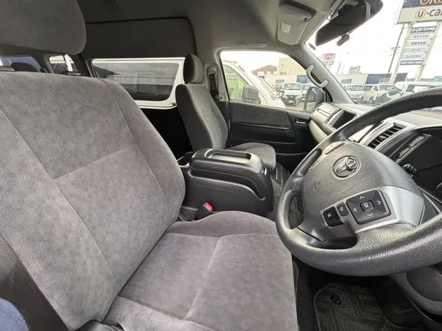 ハイエースワゴン（トヨタ）の車両写真