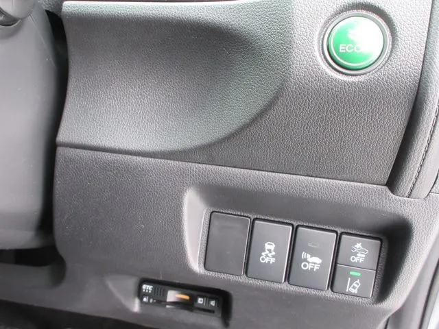 シャトル　ハイブリッド（ホンダ）の車両写真