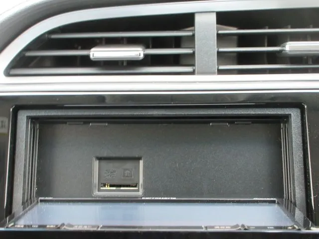 シャトル　ハイブリッド（ホンダ）の車両写真