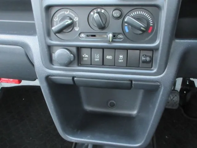 キャリイトラック　４ＷＤ（スズキ）の車両写真