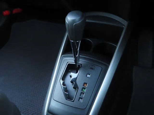 カローラフィールダー　ハイブリッド（トヨタ）の車両写真