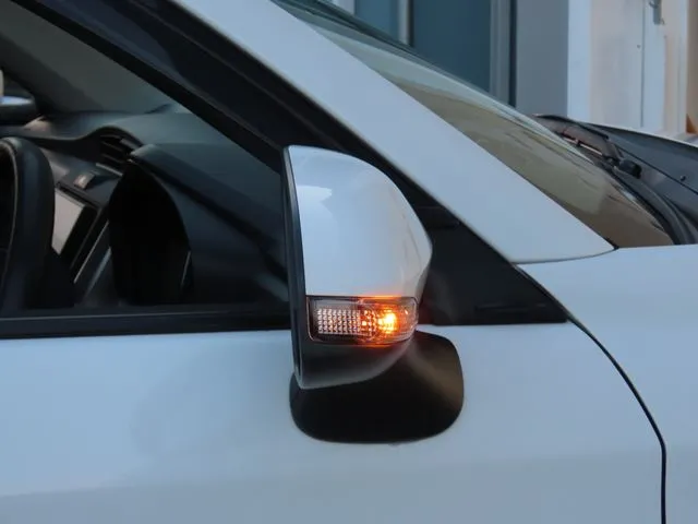 カローラフィールダー　ハイブリッド（トヨタ）の車両写真