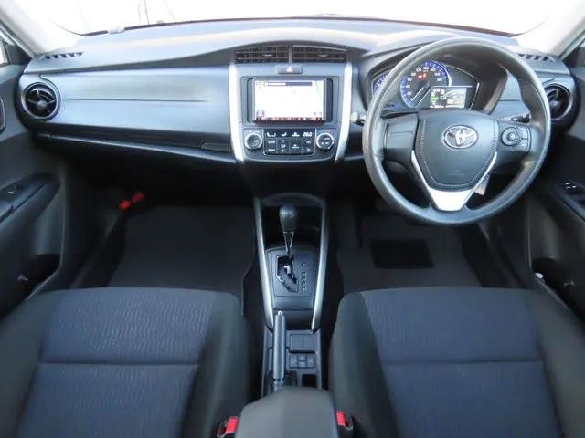 カローラフィールダー　ハイブリッド（トヨタ）の車両写真