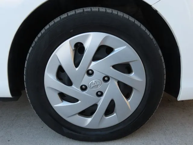 カローラフィールダー　ハイブリッド（トヨタ）の車両写真