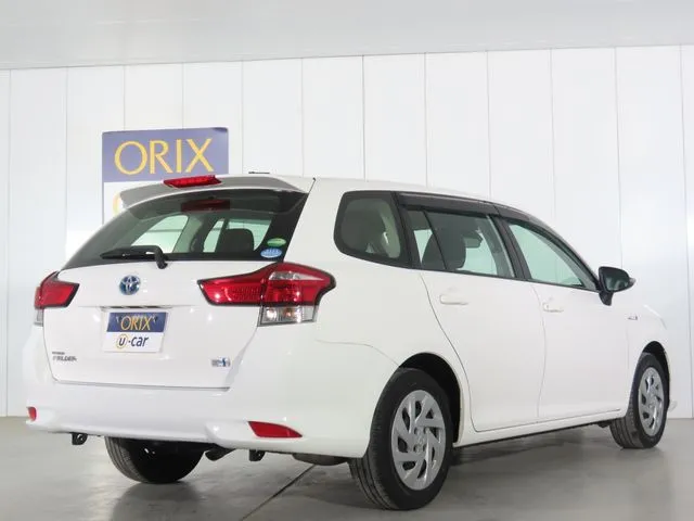 カローラフィールダー　ハイブリッド（トヨタ）の車両写真