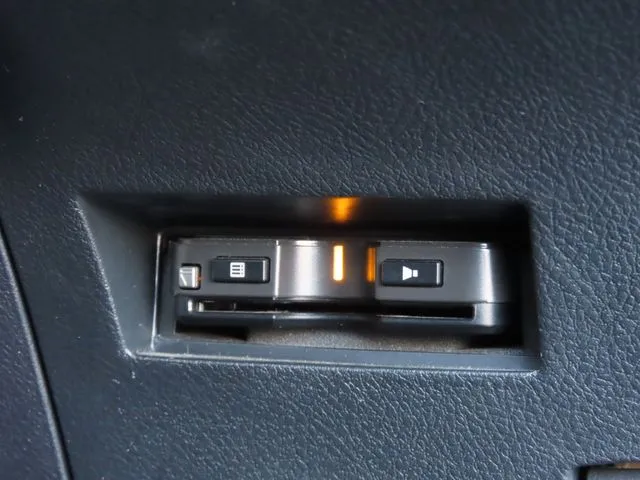 カローラフィールダー　ハイブリッド（トヨタ）の車両写真