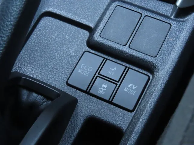 カローラフィールダー　ハイブリッド（トヨタ）の車両写真