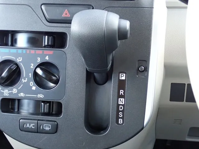 タント（ダイハツ）の車両写真