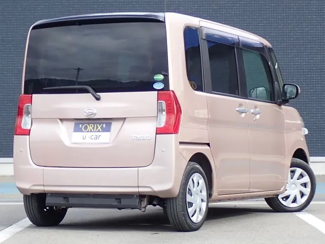 タント（ダイハツ）の車両写真