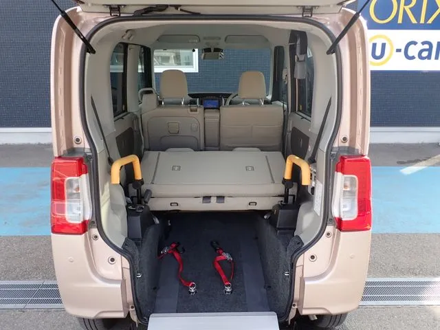 タント（ダイハツ）の車両写真