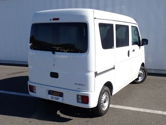 エブリイバン（スズキ）の車両写真