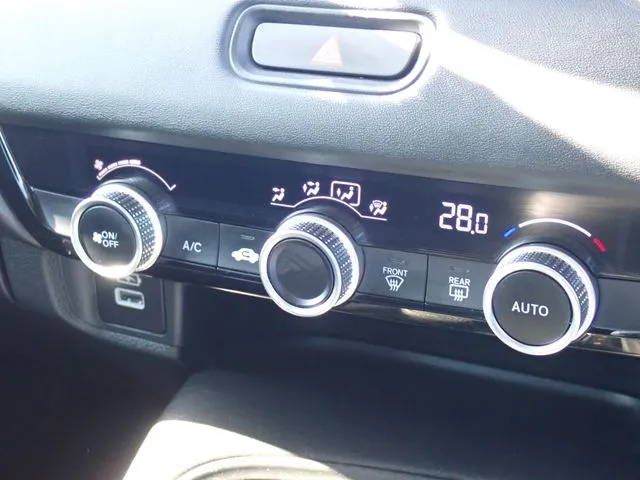 ヴェゼル　ｅ：ＨＥＶ（ホンダ）の車両写真