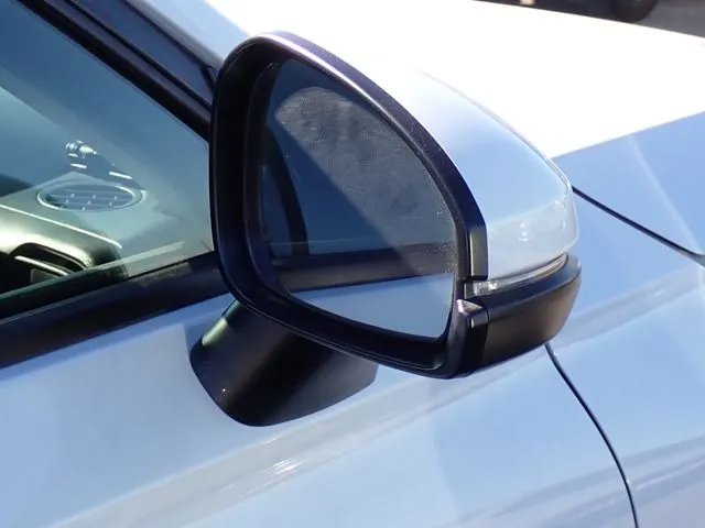 ヴェゼル　ｅ：ＨＥＶ（ホンダ）の車両写真