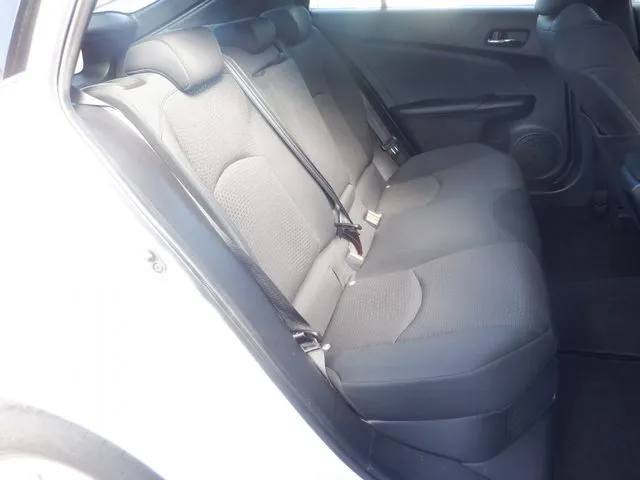 トヨタ　プリウス