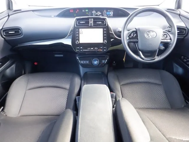 トヨタ　プリウス