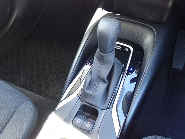 カローラ　セダン　ハイブリッド（トヨタ）の車両写真