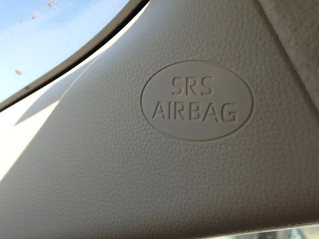 カローラ　セダン　ハイブリッド（トヨタ）の車両写真