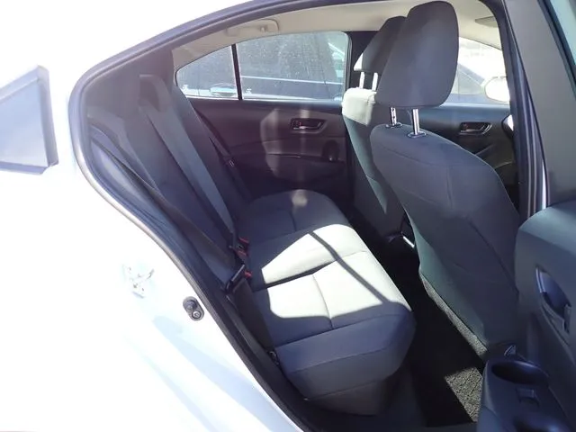 カローラ　セダン　ハイブリッド（トヨタ）の車両写真