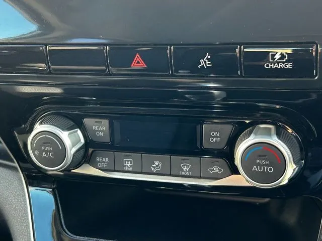 セレナ（ニッサン）の車両写真