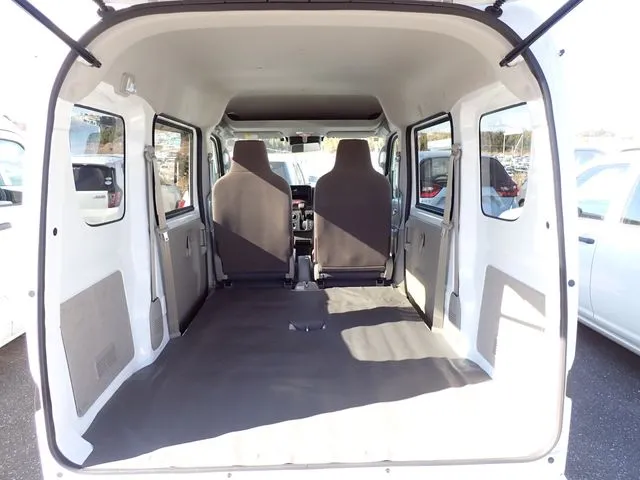 エブリイバン（スズキ）の車両写真