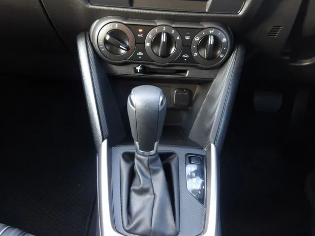 ＭＡＺＤＡ２（マツダ）の車両写真