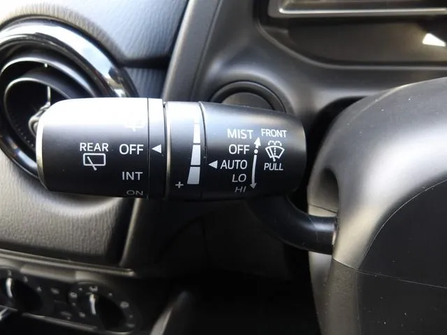 ＭＡＺＤＡ２（マツダ）の車両写真