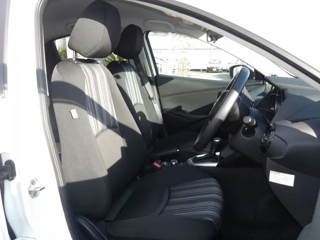 ＭＡＺＤＡ２（マツダ）の車両写真