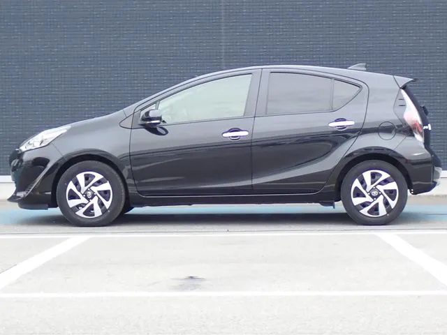 トヨタ　アクア