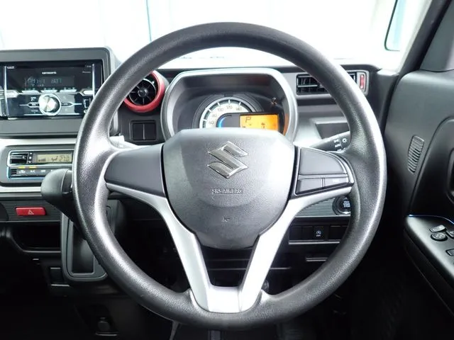 スペーシア（スズキ）の車両写真