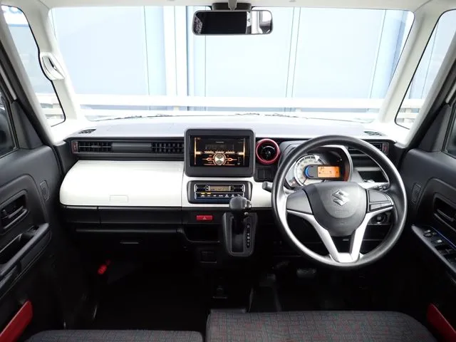 スペーシア（スズキ）の車両写真