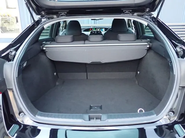 プリウス（トヨタ）の車両写真