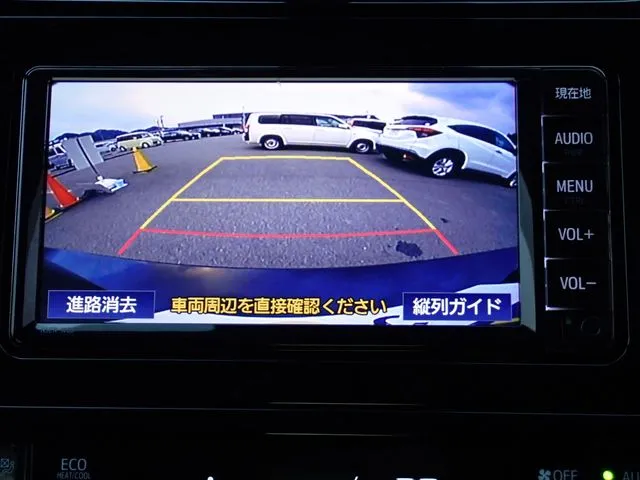 プリウス（トヨタ）の車両写真